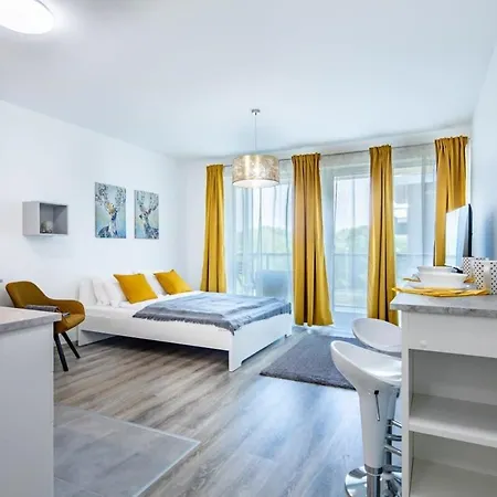 דירה Brand New With Balcony *