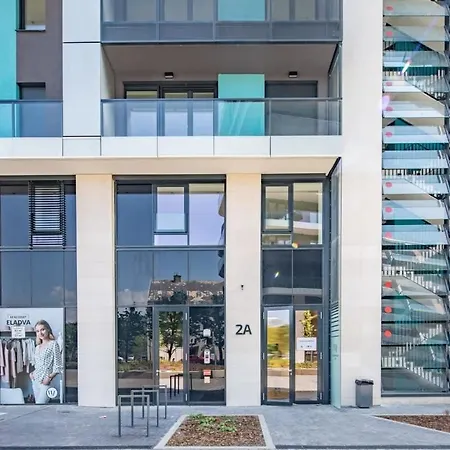 Apartman Brand New With Balcony